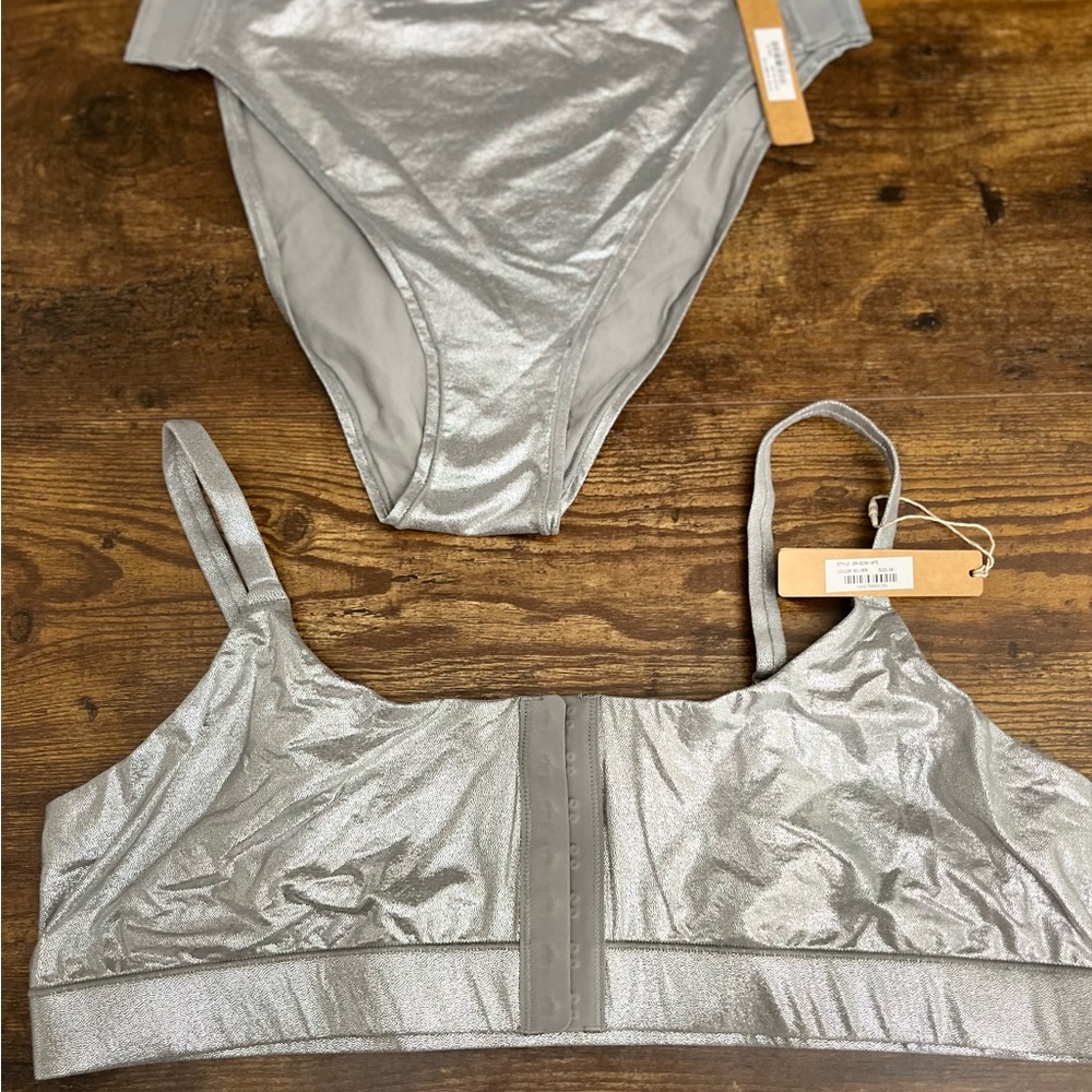 NWT! SKIMS FITS EVERYBODY ADAPTIVE SCOOP BRALETTE AND BOTTOMS—Size 3x